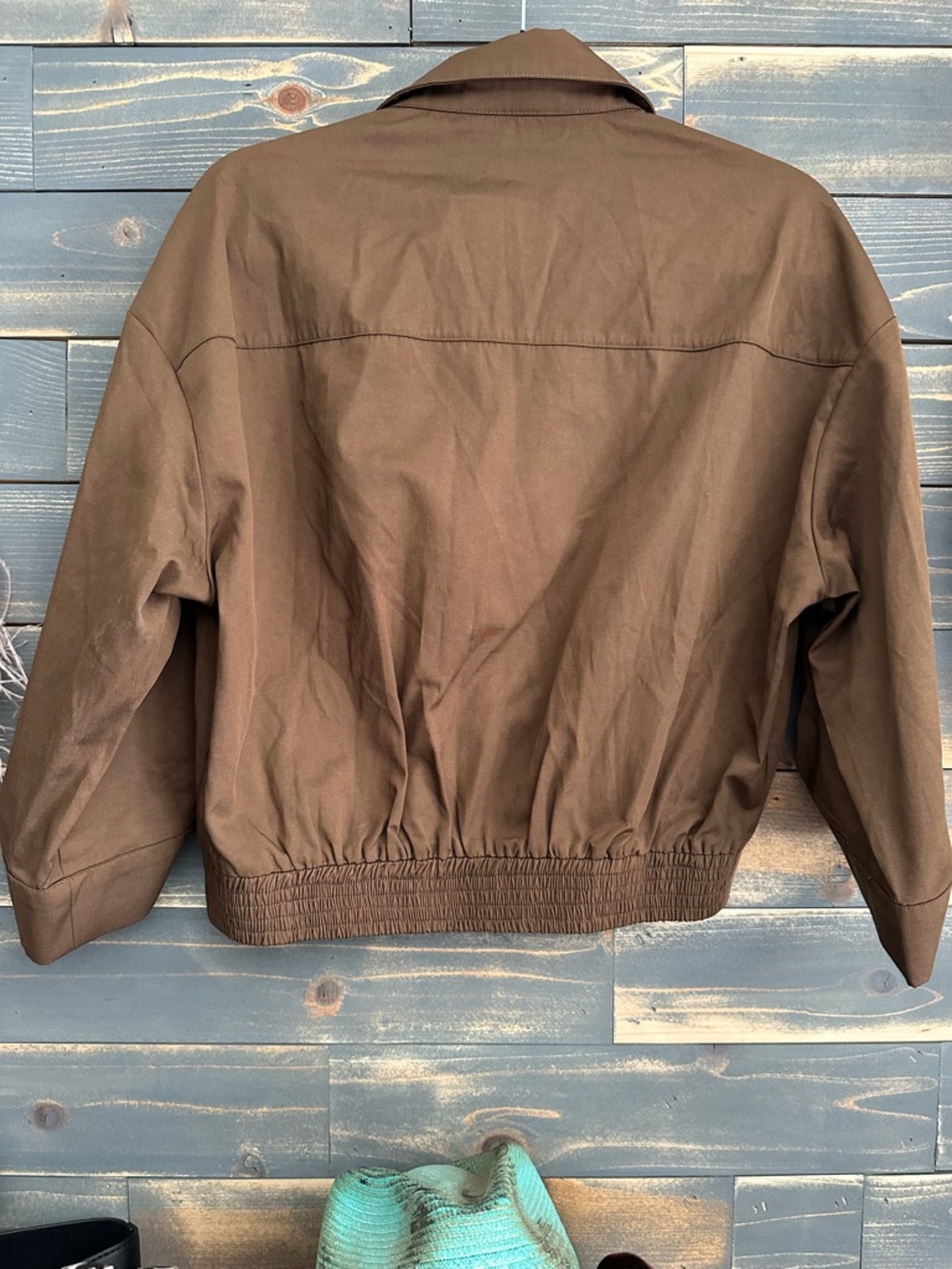 Cropped Collar Buttoned Shirts - Picture 8 of 10